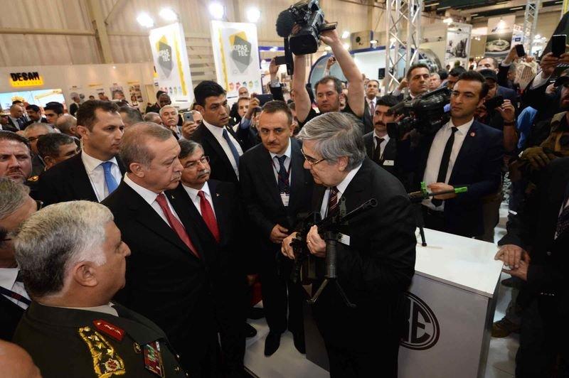 Erdoğan IDEF Uluslararası Savunma Sanayii Fuarı'nı gezdi