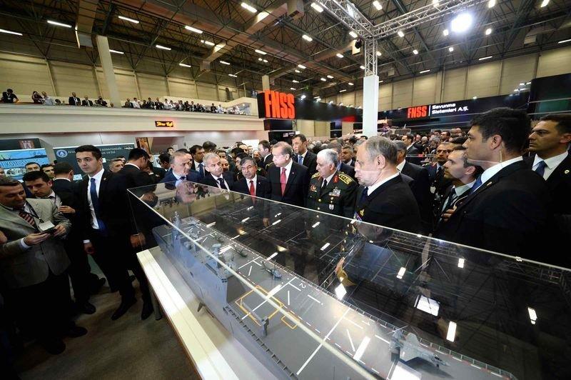 Erdoğan IDEF Uluslararası Savunma Sanayii Fuarı'nı gezdi