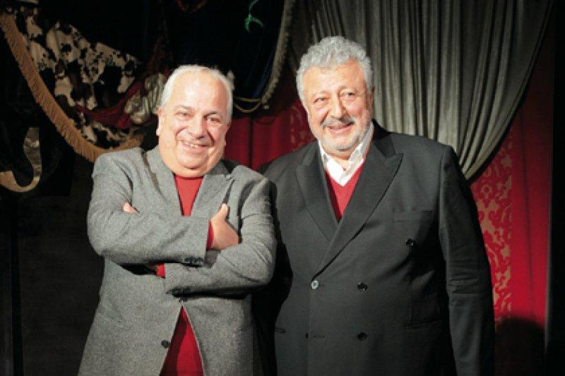 Zeki Alasya vefat etti