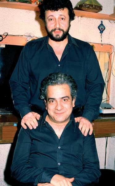 Zeki Alasya vefat etti