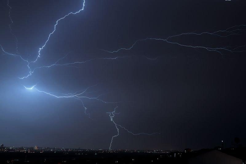 İstanbul'da şimşekli akşam