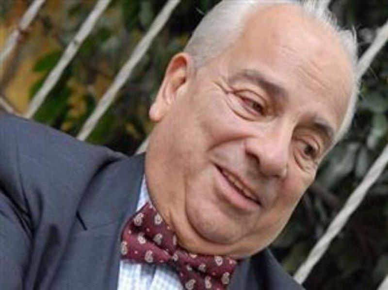 Zeki Alasya vefat etti