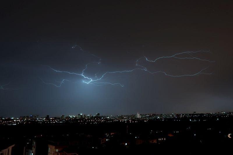 İstanbul'da şimşekli akşam