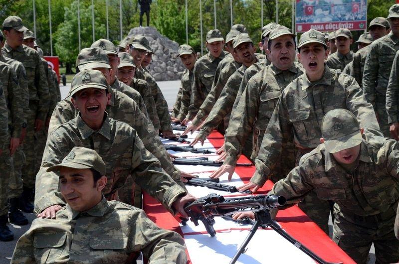 Ankara'da 96 engelli genç temsili asker oldu