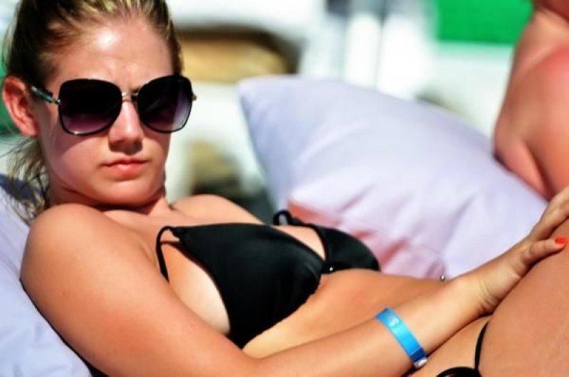 Bodrum plajları turistlerin akınına uğradı 