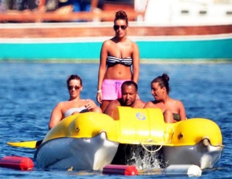 Bodrum plajları turistlerin akınına uğradı 