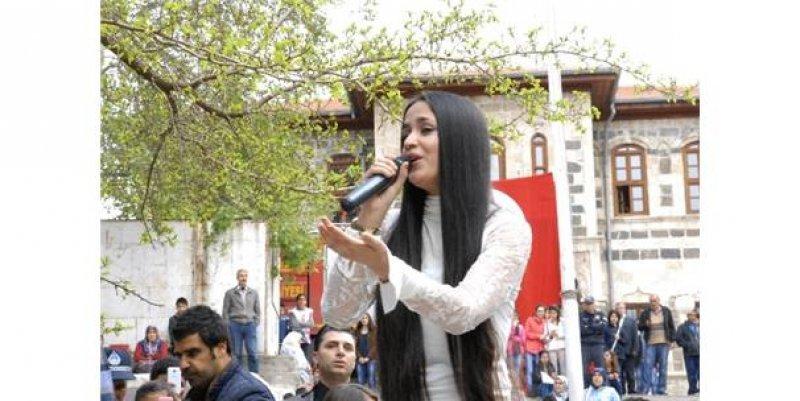 Sesi Çok Güzel yarışmasına katılan Mutlu Kaya vuruldu