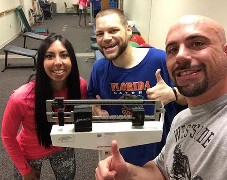 Taylor Swift dinleyerek 180 kilo veren adam 