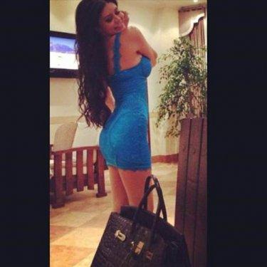 Ebru Polat'tan dekolte şov