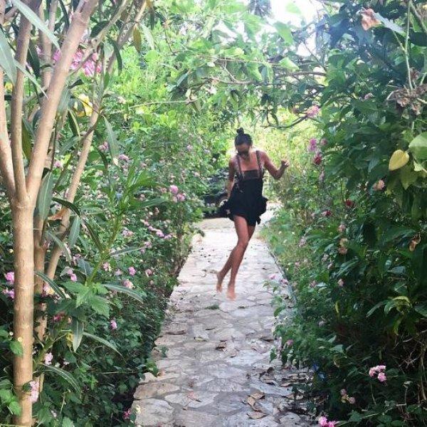 Ünlülerden 25 Mayıs Instagram paylaşımları 