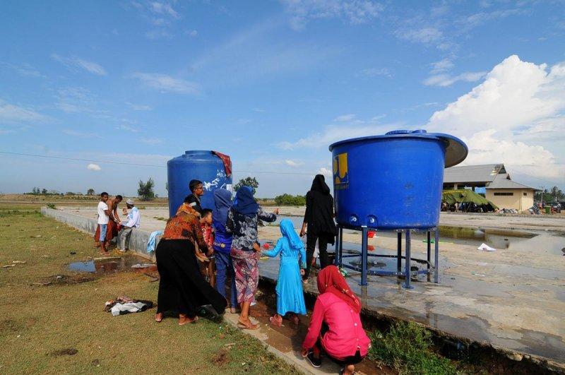 Rohingyalı Müslümanlar kamplarda yaşam mücadelesi veriyor