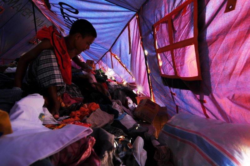 Rohingyalı Müslümanlar kamplarda yaşam mücadelesi veriyor