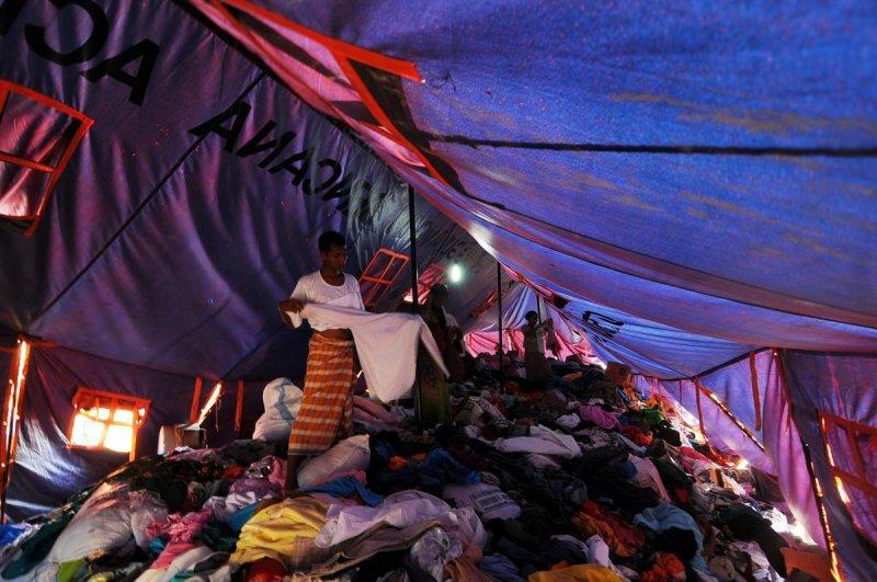 Rohingyalı Müslümanlar kamplarda yaşam mücadelesi veriyor