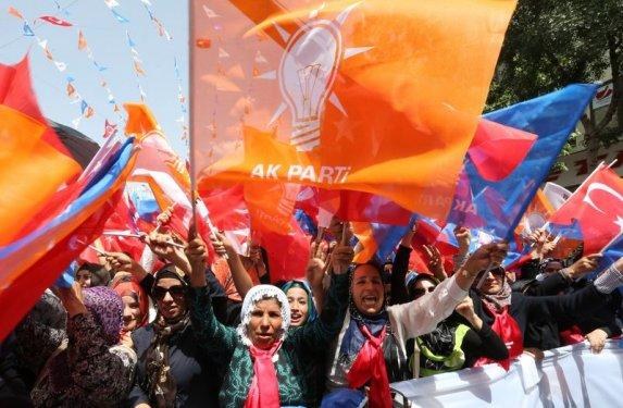 Davutoğlu'nun Siirt mitinginden kareler - Resim 14
