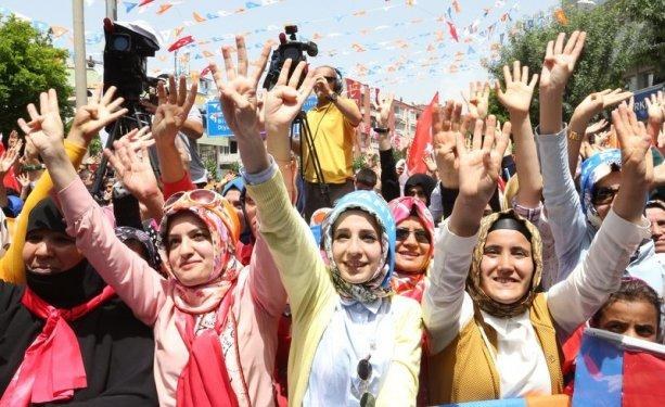 Davutoğlu'nun Siirt mitinginden kareler - Resim 13