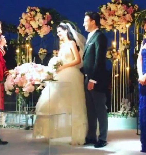Hatice Şendil ile Burak Sağyaşar evlendi