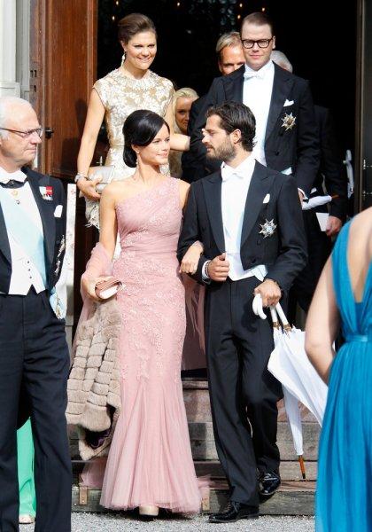 İsveç prensi Carl Philip ve nişanlısı Sofia Hellqvist  