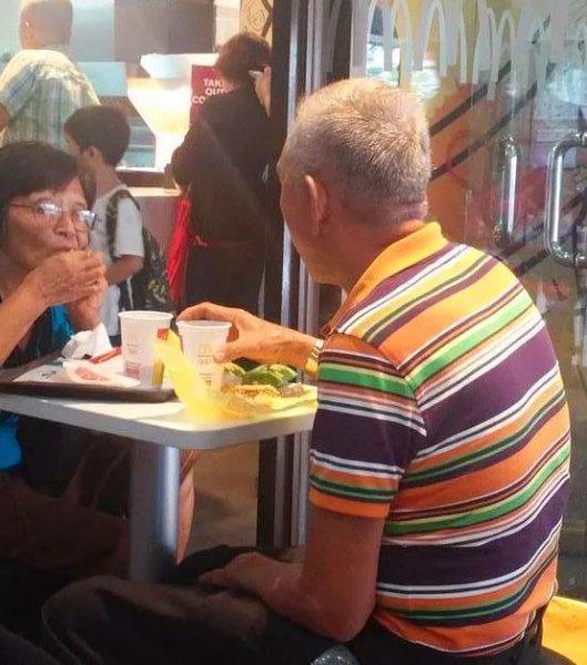 Aşkın yaşı olmaz dedirten fotoğraflar 