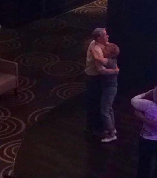 Aşkın yaşı olmaz dedirten fotoğraflar 