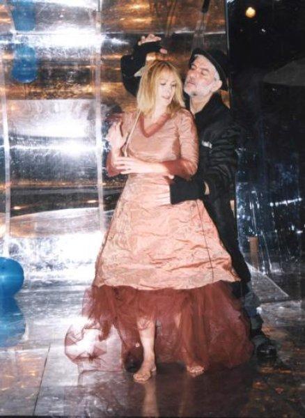 Sinema oyuncusu Hale Soygazi güzelliğiyle yıllara meydan okuyor