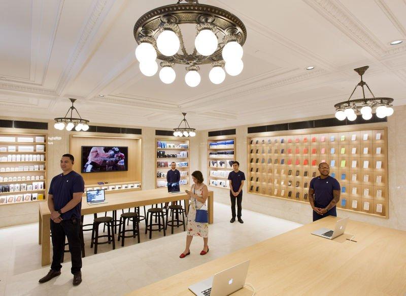 New York'ta 100 yıllık banka Apple Store oldu