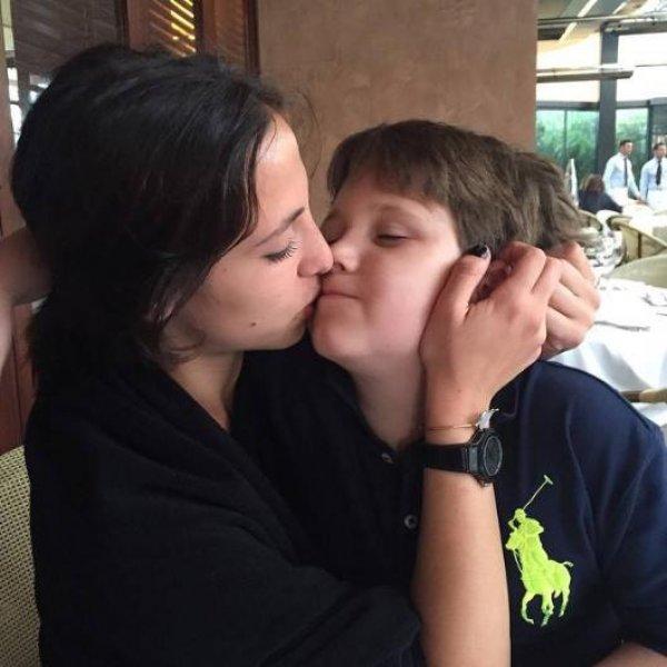 Zehra Çilingiroğlu'nun kardeş sevgisi