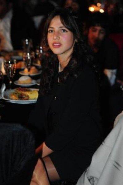 Zehra Çilingiroğlu'nun kardeş sevgisi