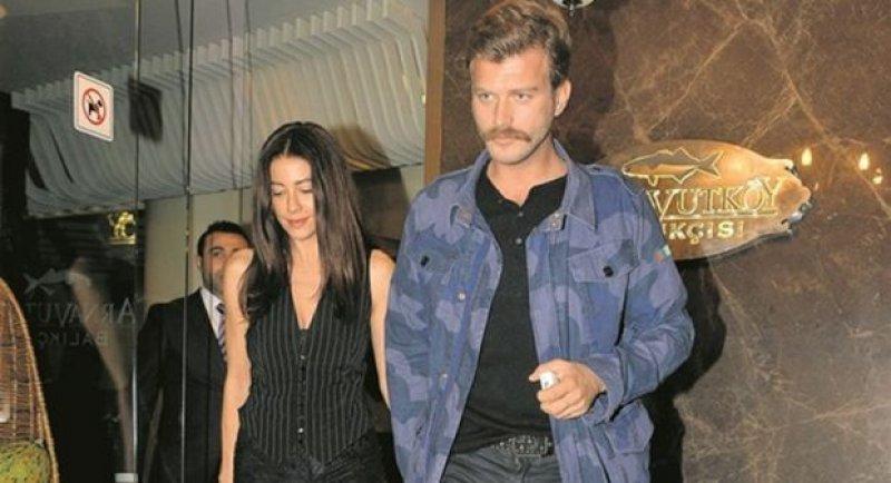 Kıvanç Tatlıtuğ sevgilisiyle Alaçatı'da