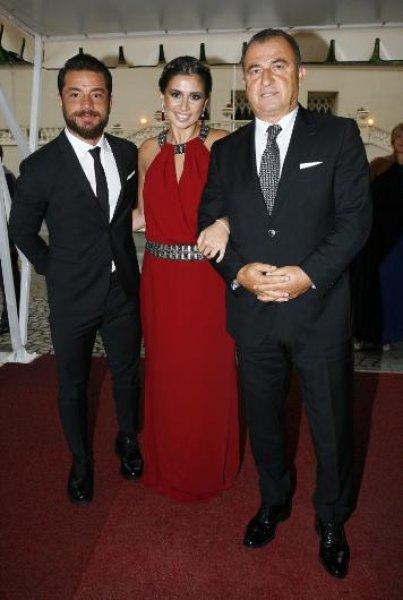 Arda Turan düğün provası yaptı