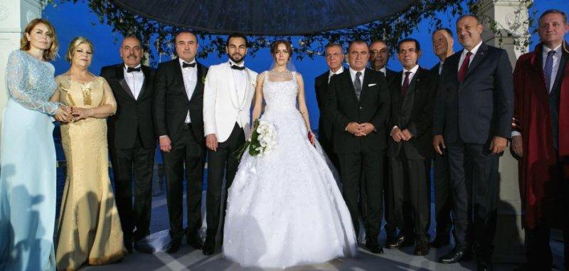 Arda Turan düğün provası yaptı