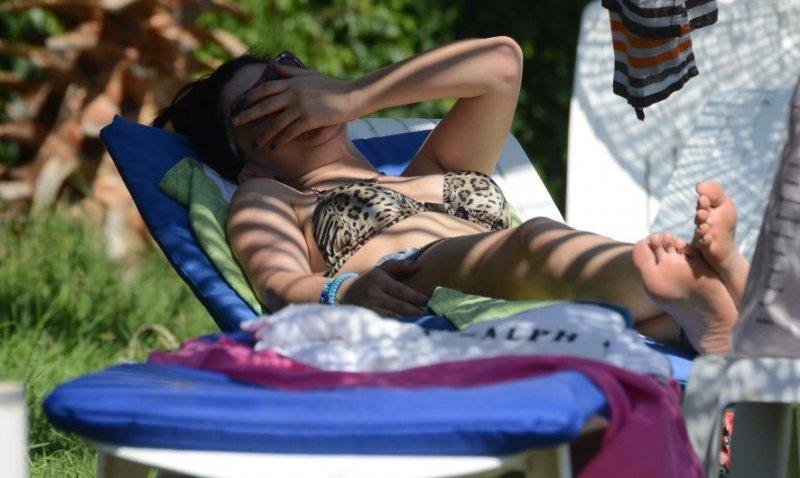 Deniz Çakır tatilde