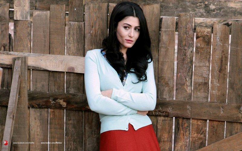 Deniz Çakır tatilde