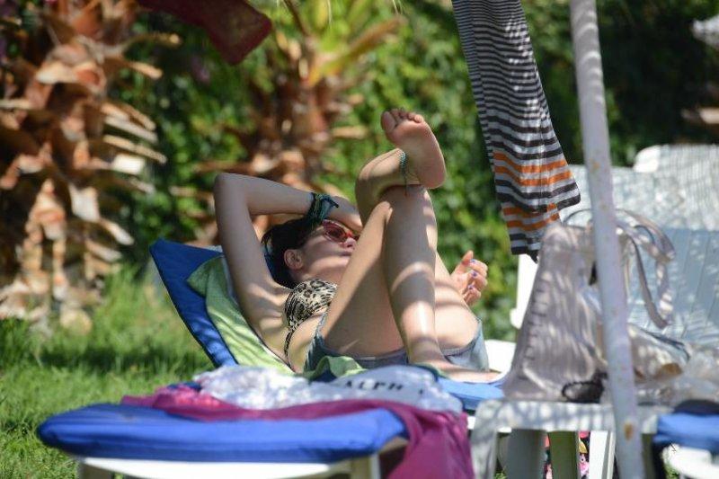 Deniz Çakır tatilde