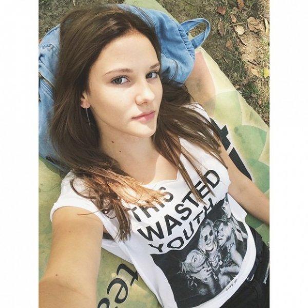 Paramparça'nın Hazal'ı Alina Boz saçlarını kazıttı