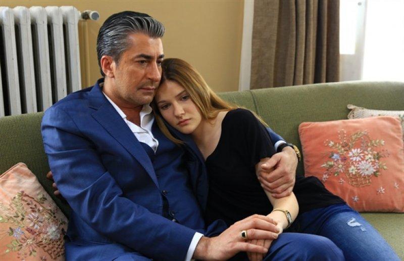 Paramparça'nın Hazal'ı Alina Boz saçlarını kazıttı