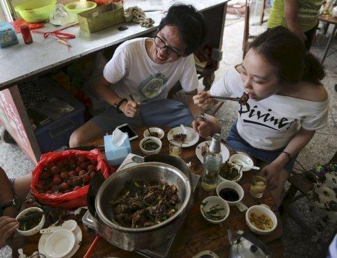 Çin'de köpek yeme festivali yapıldı