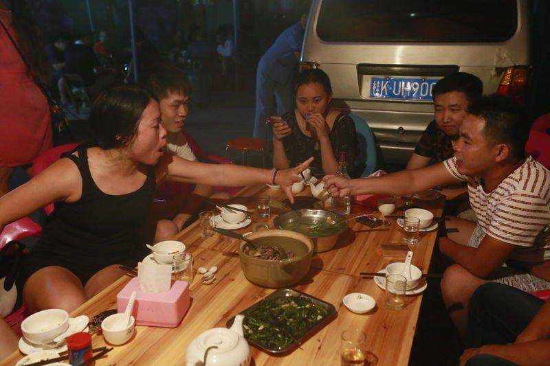 Çin'de köpek yeme festivali yapıldı