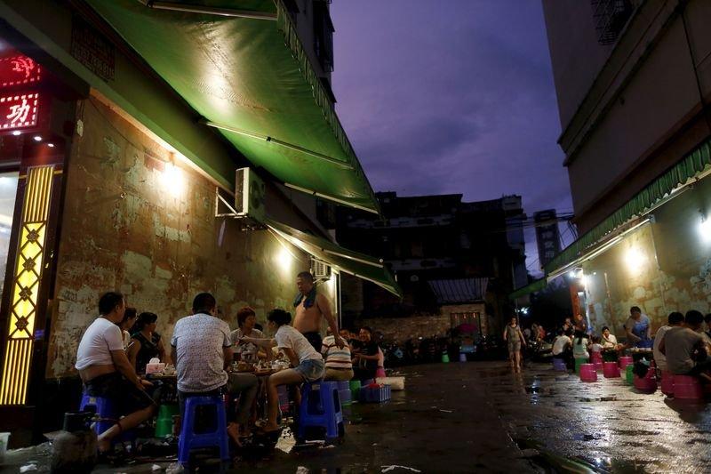 Çin'de köpek yeme festivali yapıldı