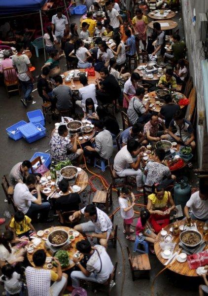 Çin'de köpek yeme festivali yapıldı