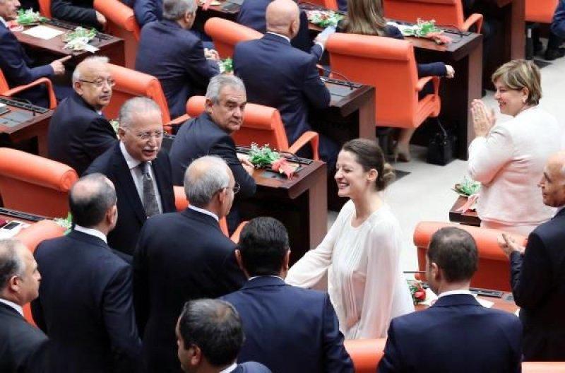 Meclis'te yemin töreni