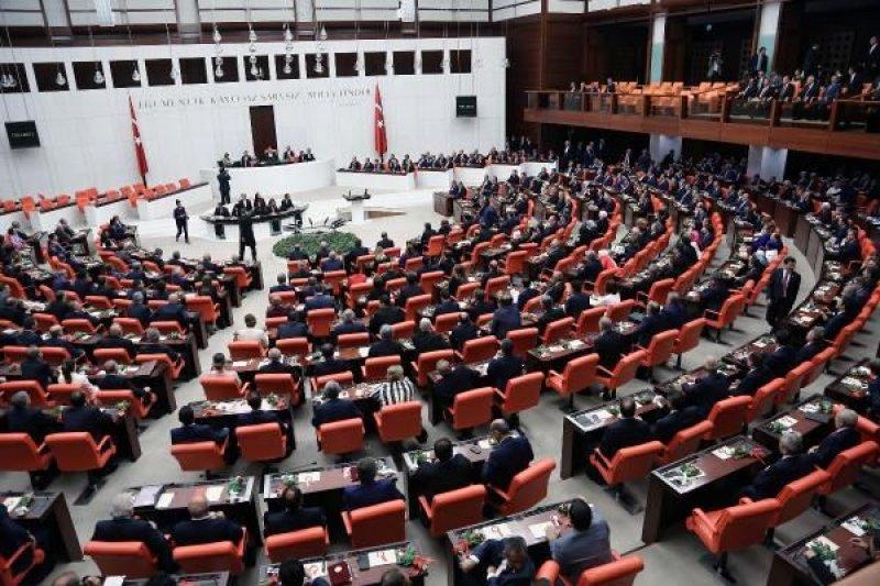 Meclis'te yemin töreni