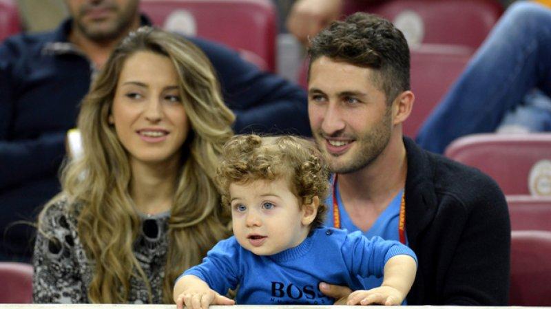 Sabri Sarıoğlu'nun eşi yardımcı pilot oldu