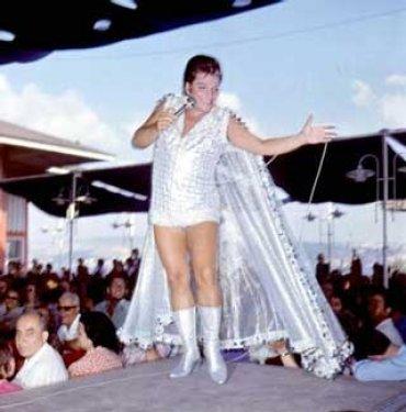 Bodrum'da Zeki Müren sergisi açıldı 