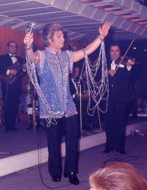 Bodrum'da Zeki Müren sergisi açıldı 