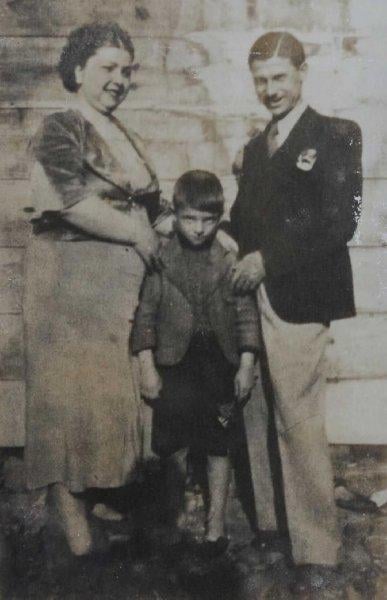 Bodrum'da Zeki Müren sergisi açıldı 