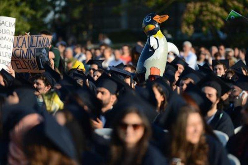 Boğaziçi Üniversitesi mezuniyet töreninde pankartlar konuştu