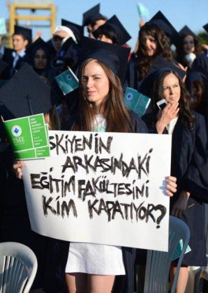 Boğaziçi Üniversitesi mezuniyet töreninde pankartlar konuştu