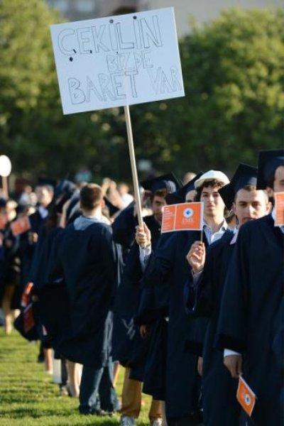 Boğaziçi Üniversitesi mezuniyet töreninde pankartlar konuştu