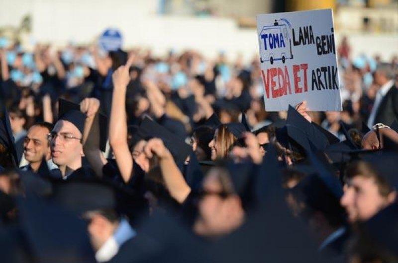 Boğaziçi Üniversitesi mezuniyet töreninde pankartlar konuştu