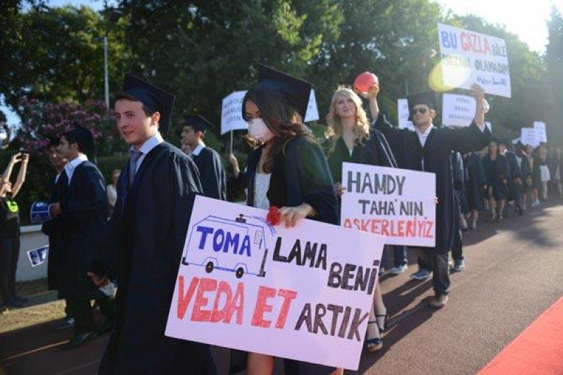 Boğaziçi Üniversitesi mezuniyet töreninde pankartlar konuştu
